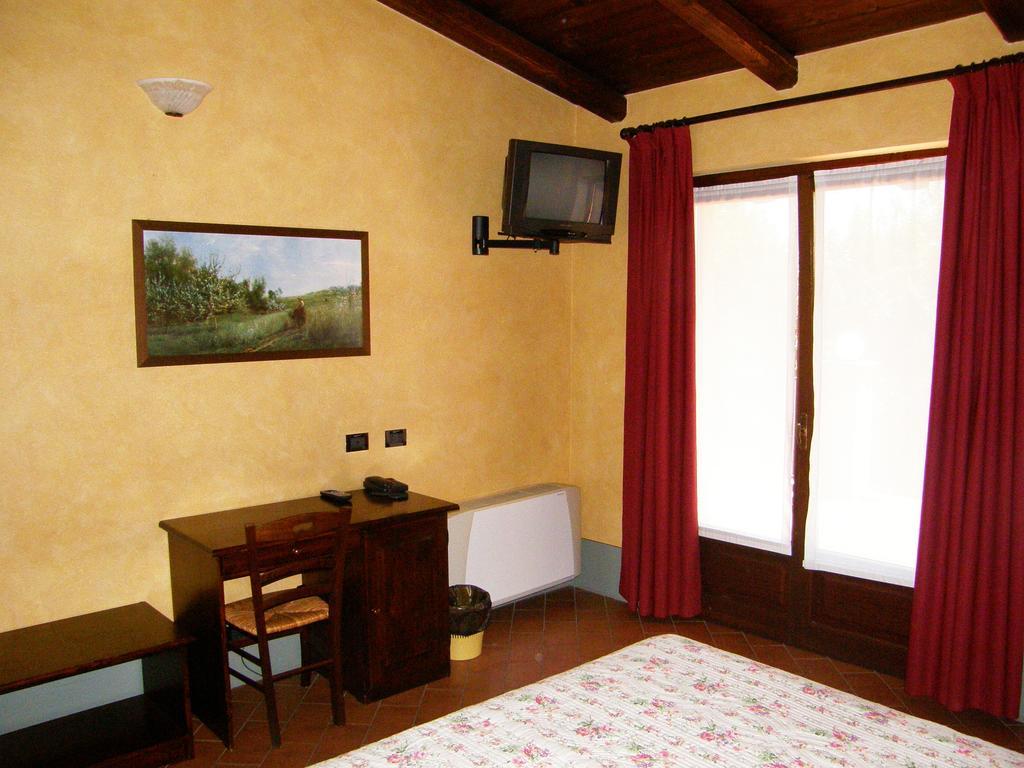 Agriturismo Greppi Crescentino Δωμάτιο φωτογραφία